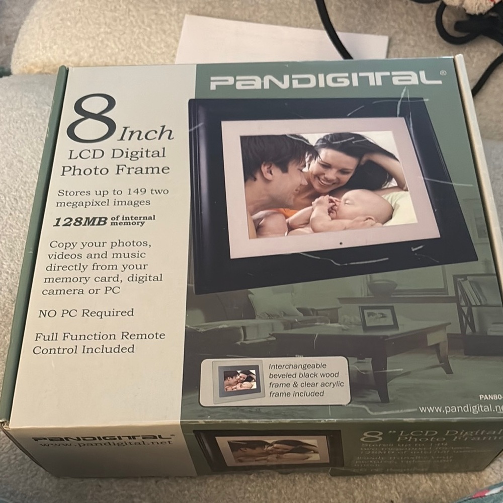 Pandigital 8 Inch LCD Digital Photo Frame